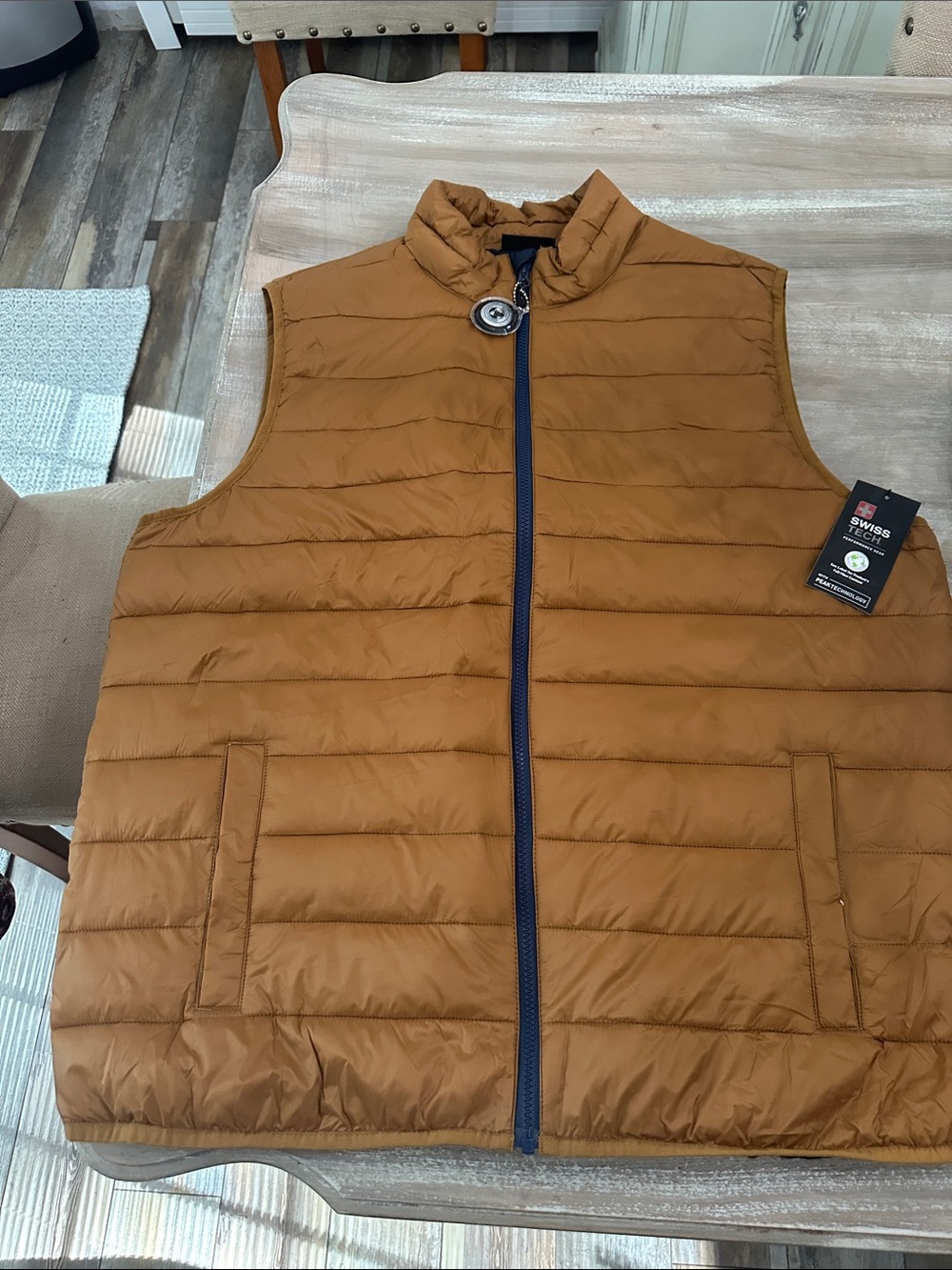 Swiss Tech Quilted Vest in Chestnut